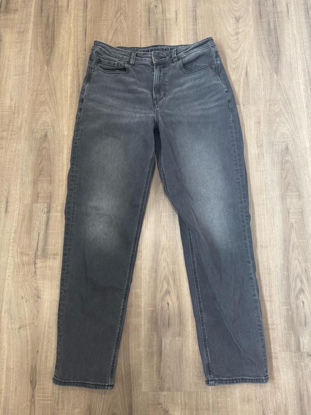 American Eagle Mom Jeans